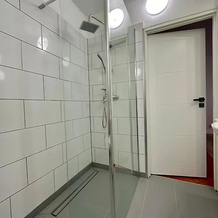 Stadion Naprzeciwko Stadionu Narodowego W Warszawie Warschau